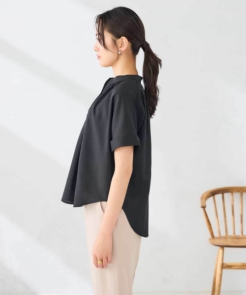 a.v.v(アーヴェヴェ)の「【洗える】リネンライクスキッパーギャザーブラウス(シャツ/ブラウス・レディース・ベージュ/ブラック/カーキ・38/40)」の5枚目の写真