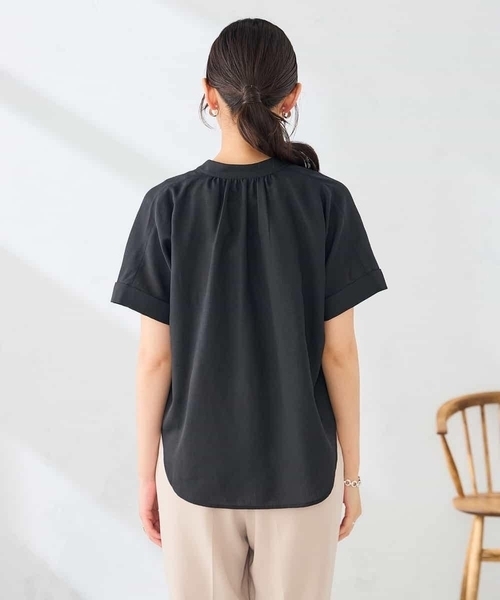 a.v.v(アーヴェヴェ)の「【洗える】リネンライクスキッパーギャザーブラウス(シャツ/ブラウス・レディース・ベージュ/ブラック/カーキ・38/40)」の4枚目の写真