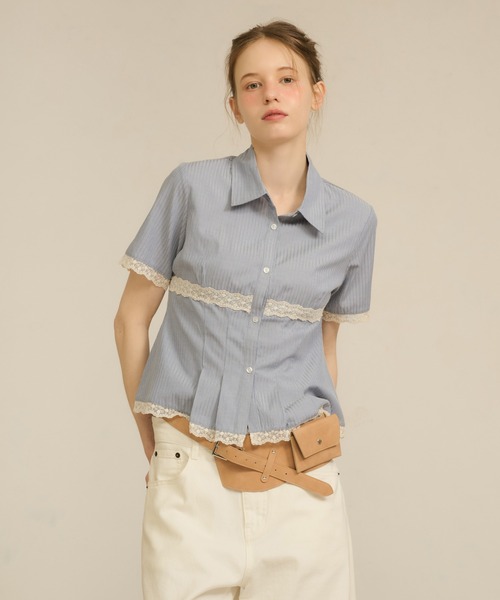hazyl(ヘイジル)の「lace pleats shirt / レースプリーツシャツ(シャツ/ブラウス・レディース・ブルー/オフホワイト・フリー)」の10枚目の写真
