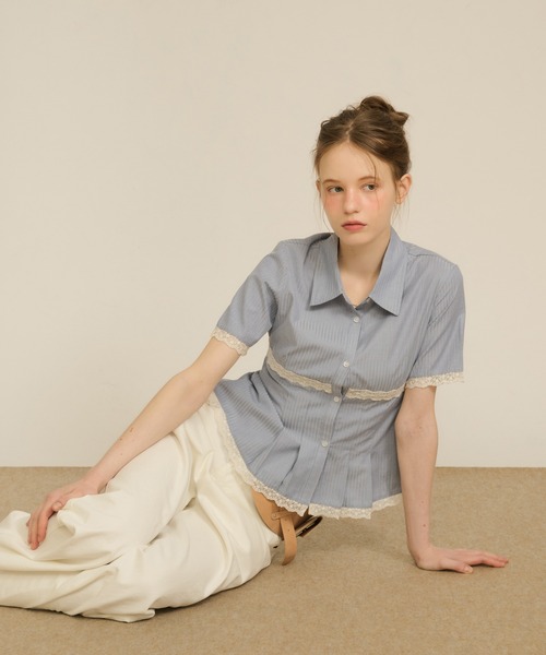 hazyl(ヘイジル)の「lace pleats shirt / レースプリーツシャツ(シャツ/ブラウス・レディース・ブルー/オフホワイト・フリー)」の14枚目の写真