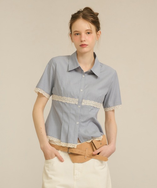 hazyl(ヘイジル)の「lace pleats shirt / レースプリーツシャツ(シャツ/ブラウス・レディース・ブルー/オフホワイト・フリー)」の9枚目の写真