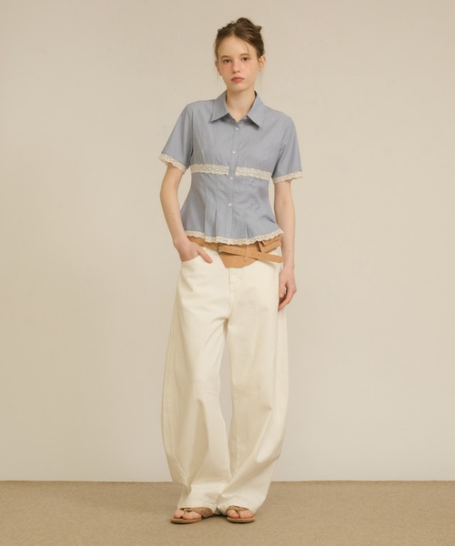hazyl(ヘイジル)の「lace pleats shirt / レースプリーツシャツ(シャツ/ブラウス・レディース・ブルー/オフホワイト・フリー)」の4枚目の写真