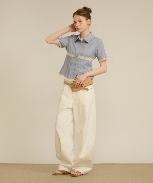 hazyl(ヘイジル)の「lace pleats shirt / レースプリーツシャツ(シャツ/ブラウス・レディース・ブルー/オフホワイト・フリー)」の6枚目の写真