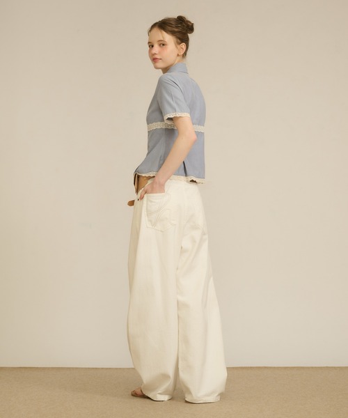 hazyl(ヘイジル)の「lace pleats shirt / レースプリーツシャツ(シャツ/ブラウス・レディース・ブルー/オフホワイト・フリー)」の7枚目の写真