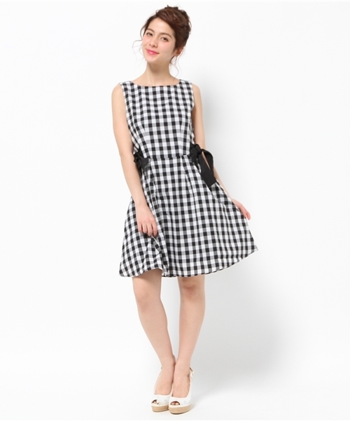 earth music&ecology(アースミュージックアンドエコロジー)の「【2016Summer】サイドリボン付ノースリーブチェックワンピース(ワンピース・レディース・ピンク/ブラウン/ブルー/ブラック・SMALL/MEDIUM)」の8枚目の写真
