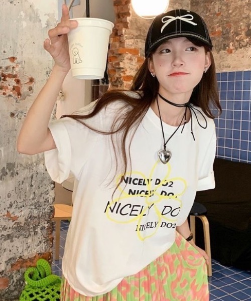 FUNdaysion(ファンデイション)の「フラワーロゴビッグT(Tシャツ/カットソー・レディース・ホワイト/ブラック・M)」の1枚目の写真