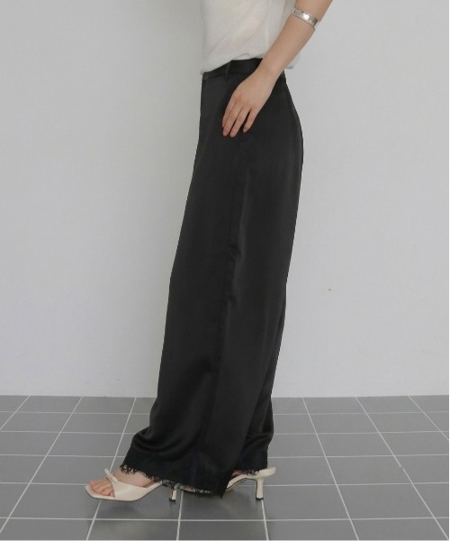 cheriella(シェリエラ)の「【cheriella】サテンレースストレートパンツ SATIN LACE STRAIGHT PANTS(スラックス・レディース・ブラウン/アイボリー/ブラック・FREE)」の12枚目の写真