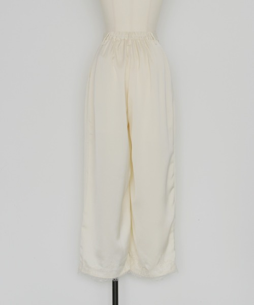 cheriella(シェリエラ)の「【cheriella】サテンレースストレートパンツ SATIN LACE STRAIGHT PANTS(スラックス・レディース・ブラウン/アイボリー/ブラック・FREE)」の6枚目の写真
