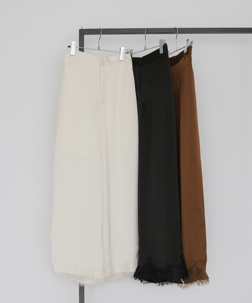 cheriella(シェリエラ)の「【cheriella】サテンレースストレートパンツ SATIN LACE STRAIGHT PANTS(スラックス・レディース・ブラウン/アイボリー/ブラック・FREE)」の13枚目の写真