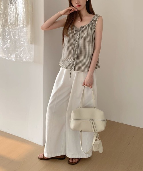 Chiina(チーナ)の「【Chiina】フロントボタンキャミトップス(シャツ/ブラウス・レディース・ブラック/ホワイト/グレー・FREE)」の15枚目の写真