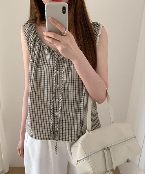Chiina(チーナ)の「【Chiina】フロントボタンキャミトップス(シャツ/ブラウス・レディース・ブラック/ホワイト/グレー・FREE)」の16枚目の写真