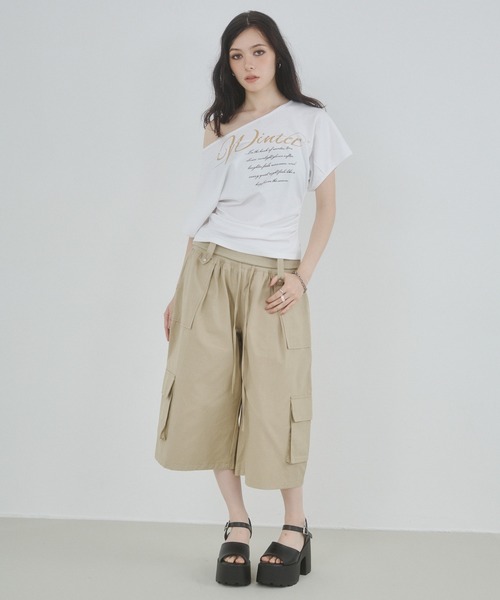 ENVYM(アンビー)の「オフショルロゴプリントトップス(Tシャツ/カットソー・レディース・ホワイト/グレー/ブラック・FREE)」の15枚目の写真