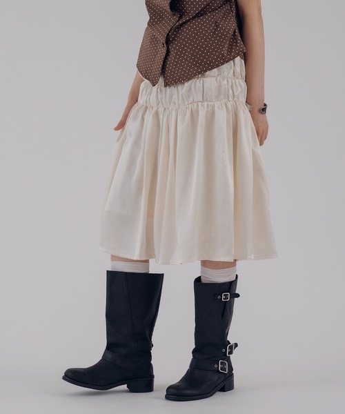 MUHET(ミュエータ)の「satin gather skirt / サテンギャザースカート(スカート・レディース・ブラック/アイボリー・MEDIUM/LARGE)」の4枚目の写真