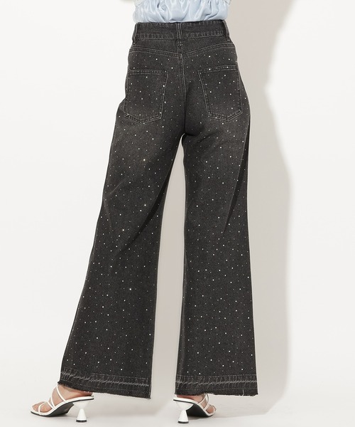 AND COUTURE（アンドクチュール）の「ラインストーンフレアデニムパンツ（デニムパンツ・レディース・ブラック/ブルー・SMALL/MEDIUM）」の13枚目の写真