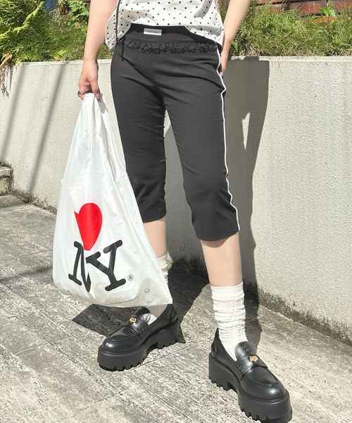 Alley Tokyo(アリートーキョー)の「パイピング&レースカプリパンツ(その他パンツ・レディース・ホワイト系/ブラック系/ブラック・FREE)」の3枚目の写真