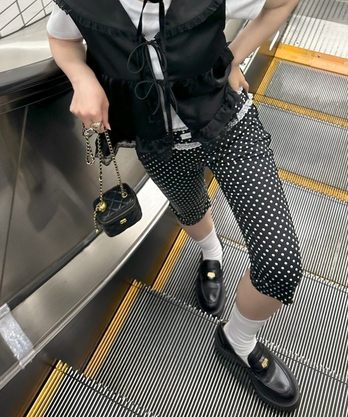 Alley Tokyo(アリートーキョー)の「パイピング&レースカプリパンツ(その他パンツ・レディース・ホワイト系/ブラック系/ブラック・FREE)」の16枚目の写真