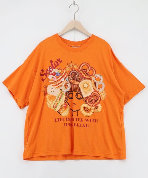 ScoLar(スカラー)の「ScoLar(スカラー) スカラーちゃんベーカリー柄Tシャツ(Tシャツ/カットソー・レディース・グリーン/オレンジ/オフホワイト/ブラック・MEDIUM)」の5枚目の写真