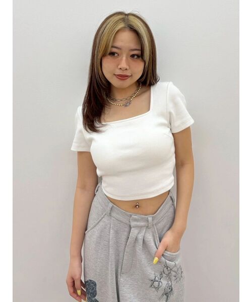EVRIS(エヴリス)の「【パッド付】ハーフスリーブバックリボンスクエアネックトップス 秋服(Tシャツ/カットソー・レディース・ホワイト/ブラック/ブラウン・FREE)」の5枚目の写真