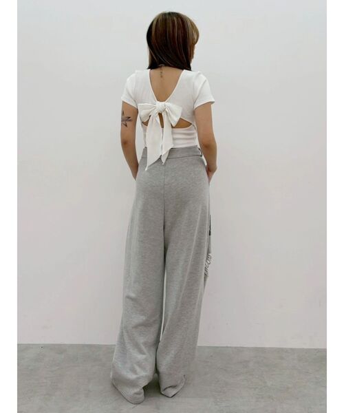 EVRIS(エヴリス)の「【パッド付】ハーフスリーブバックリボンスクエアネックトップス 秋服(Tシャツ/カットソー・レディース・ホワイト/ブラック/ブラウン・FREE)」の8枚目の写真