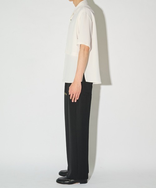 CULLNI(クルニ)の「【CULLNI】別注 Cord pique Asymmetrical Short Sleeve Shirt / ウォッシャブル / 伸縮素材(シャツ/ブラウス・メンズ・グリーン/グレー/ブラック/ホワイト/ネイビー/ベージュ・2/1)」の10枚目の写真