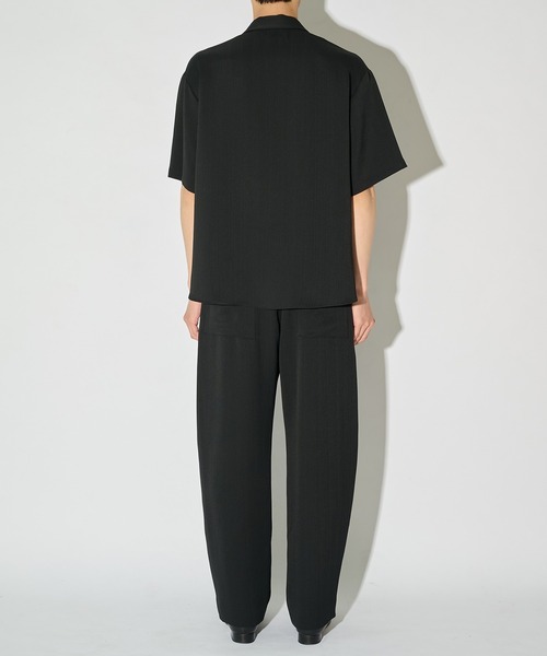 CULLNI(クルニ)の「【CULLNI】別注 Cord pique Asymmetrical Short Sleeve Shirt / ウォッシャブル / 伸縮素材(シャツ/ブラウス・メンズ・グリーン/グレー/ブラック/ホワイト/ネイビー/ベージュ・2/1)」の17枚目の写真