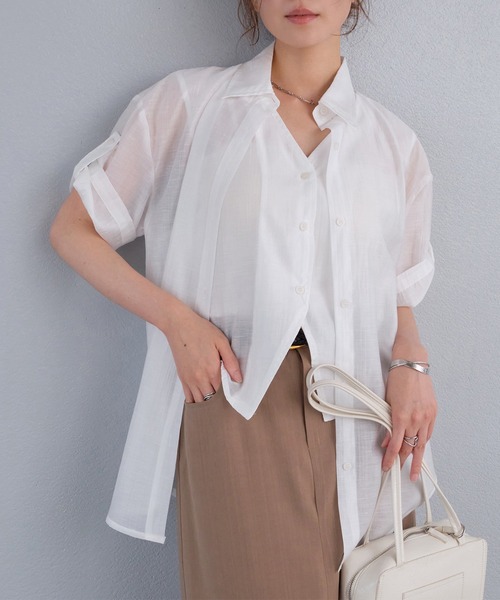 murea(ミュレア)の「レイヤード風シアー半袖ロールアップシャツ(シャツ/ブラウス・レディース・ブルー/ブラック/モカ/ホワイト・FREE)」の2枚目の写真