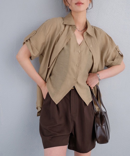 murea(ミュレア)の「レイヤード風シアー半袖ロールアップシャツ(シャツ/ブラウス・レディース・ブルー/ブラック/モカ/ホワイト・FREE)」の5枚目の写真