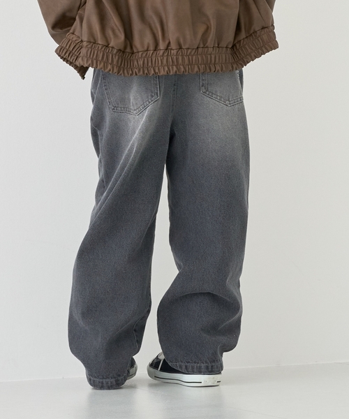 b・ROOM(ビールーム)の「【ともデニ】ルーズストレートパンツ【子供服】【キッズ】【男の子】(デニムパンツ・キッズ・ブラック/ネイビー・120cm/110cm/140cm/130cm)」の6枚目の写真