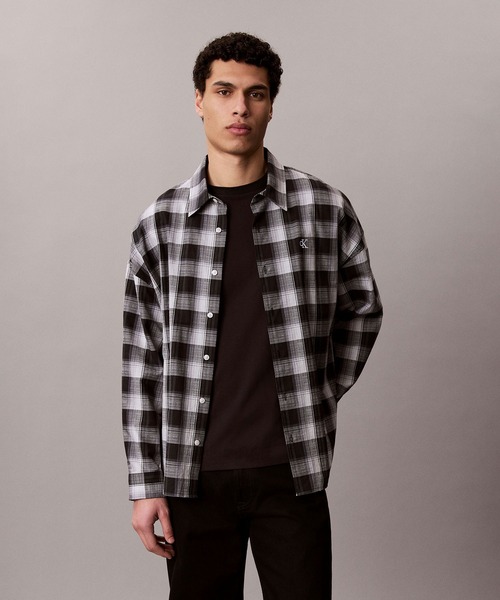 Calvin Klein(カルバン・クライン)の「【ZOZO限定】リラックスフィット チェック ロングスリーブシャツ(シャツ/ブラウス・メンズ・ブラック/ホワイト・S/M/XL/L)」の5枚目の写真