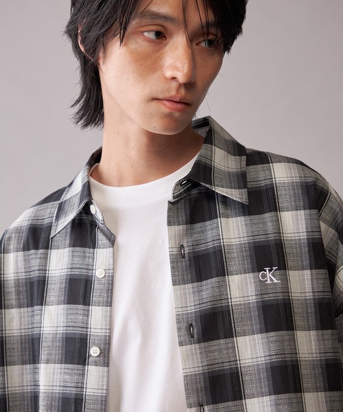 Calvin Klein(カルバン・クライン)の「【ZOZO限定】リラックスフィット チェック ロングスリーブシャツ(シャツ/ブラウス・メンズ・ブラック/ホワイト・S/M/XL/L)」の9枚目の写真