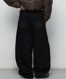 MAHAGRID（マハグリッド）の「『mahagrid/マハグリット』SOLAR EMB CURVED DENIM PANT/ソーラーエンブロイダリーカーブドデニムパンツ（デニムパンツ）」