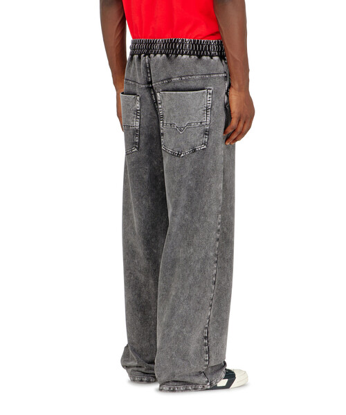 DIESEL(ディーゼル)の「メンズ パンツ P-STUK(スウェットパンツ・メンズ・グレー・LARGE/MEDIUM/XX-SMALL/X-SMALL/SMALL)」の4枚目の写真