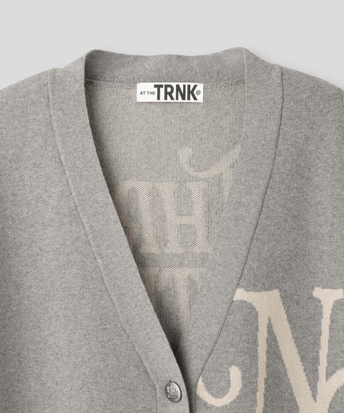 AT THE TRNK(アットザトランク)の「ジャガード ロゴ ニット ベスト AT THE TRNK(ベスト・レディース・ネイビー/ブラウン/グレー・フリー)」の12枚目の写真