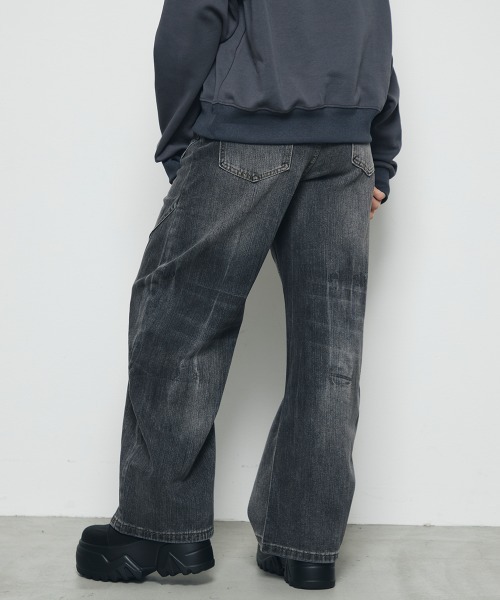 DAZE(デイズ)の「ヴィンテージウォッシュ ワイドデニムパンツ(デニムパンツ・メンズ・グレー系/ブルー系/ブラック系・SMALL/MEDIUM/LARGE/X-LARGE)」の4枚目の写真