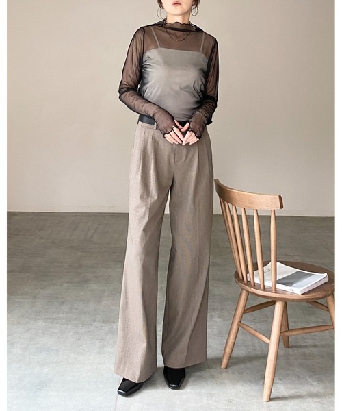 She's Closet(シーズクローゼット)の「長袖 サムホール プチハイネック シアートップス ロングTシャツ(Tシャツ/カットソー・レディース・ブラック/ボルドー/ブラウン/オフホワイト・FREE)」の10枚目の写真