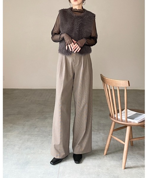 She's Closet(シーズクローゼット)の「長袖 サムホール プチハイネック シアートップス ロングTシャツ(Tシャツ/カットソー・レディース・ブラック/ボルドー/ブラウン/オフホワイト・FREE)」の12枚目の写真