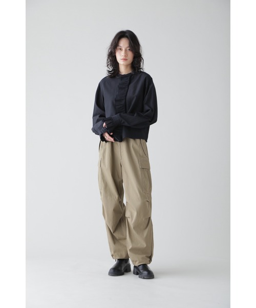 YLEVE(イレーヴ)の「YLEVE / COTTON LINEN HIGH TWIST GABARDINE M51 TR(その他パンツ・レディース・カーキ・2)」の2枚目の写真