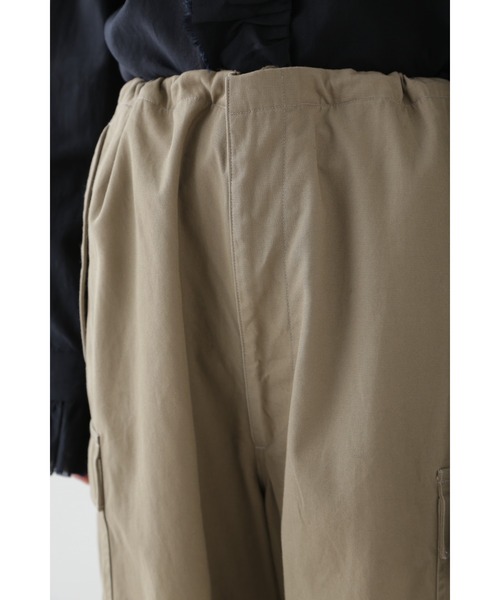 YLEVE(イレーヴ)の「YLEVE / COTTON LINEN HIGH TWIST GABARDINE M51 TR(その他パンツ・レディース・カーキ・2)」の6枚目の写真