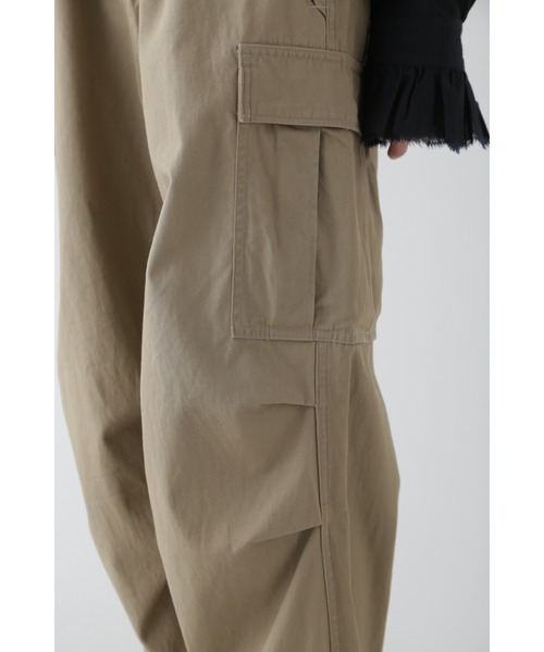 YLEVE(イレーヴ)の「YLEVE / COTTON LINEN HIGH TWIST GABARDINE M51 TR(その他パンツ・レディース・カーキ・2)」の8枚目の写真