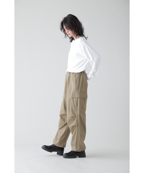 YLEVE(イレーヴ)の「YLEVE / COTTON LINEN HIGH TWIST GABARDINE M51 TR(その他パンツ・レディース・カーキ・2)」の13枚目の写真