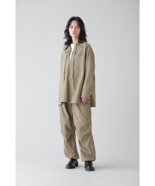 YLEVE(イレーヴ)の「YLEVE / COTTON LINEN HIGH TWIST GABARDINE M51 TR(その他パンツ・レディース・カーキ・2)」の15枚目の写真