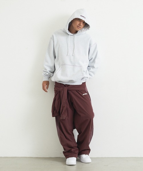 XLARGE(エクストララージ)の「CONTRAST STITCH HOODED SWEATSHIRT(パーカー・メンズ・ブラック/アッシュ/グリーン・XL/L/M/S)」の4枚目の写真