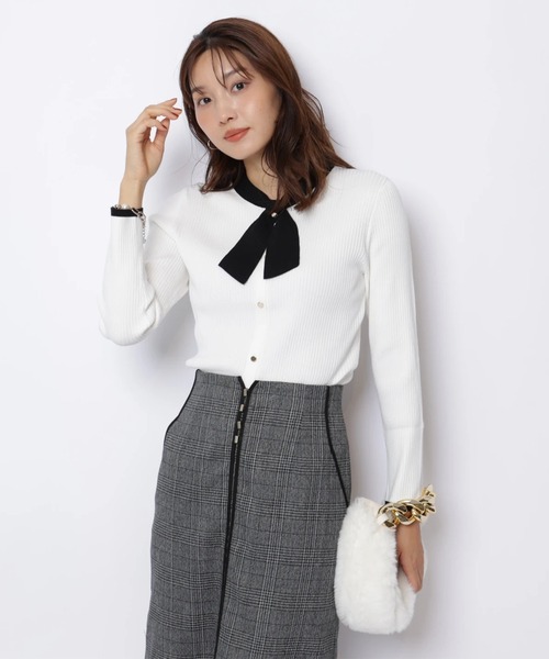 JUSGLITTY(ジャスグリッティー)の「スカーフタイリブニット(ニット/セーター・レディース・ブラック/ホワイト/ボルドー・2)」の13枚目の写真