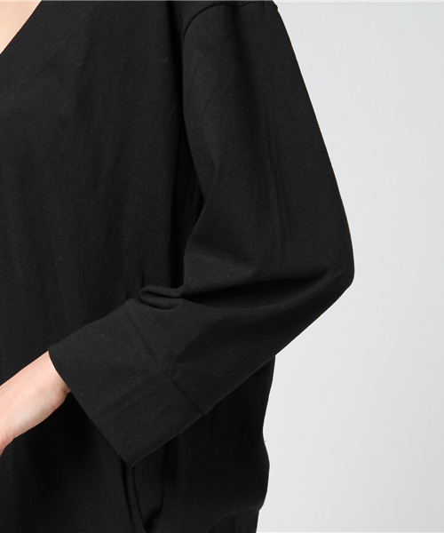 PLAIN CLOTHING（プレーンクロージング）の「Vネックカットソー【PLAIN CLOTHING】（Tシャツ/カットソー・ブラック/ホワイト・FREE）」の7枚目の写真