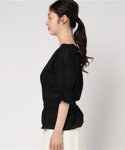VENCEEXCHANGE(ヴァンスエクスチェンジ)の「エンブロイダリーレースプルオーバー(シャツ/ブラウス・レディース・ブラック/オフホワイト・MEDIUM)」の4枚目の写真