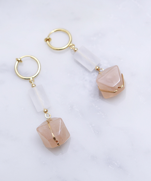 PLAIN CLOTHING(プレーンクロージング)の「ストーンイヤリング【PLAIN CLOTHING】(イヤリング・レディース・ターコイズブルー/ホワイト/ピンク/ミント・FREE)」の11枚目の写真