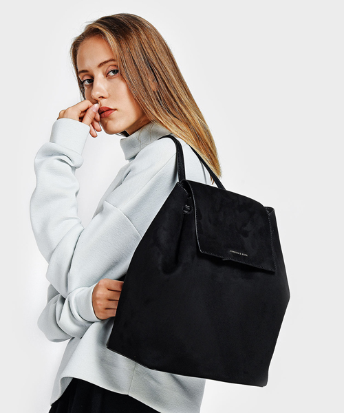 CHARLES & KEITH（チャールズ & キース）の「フロントフラップショルダーバッグ / FRONT FLAP SHOULDER BAG（ショルダーバッグ・レディース・クリアレッド/グレー/ブラック・XL）」の18枚目の写真