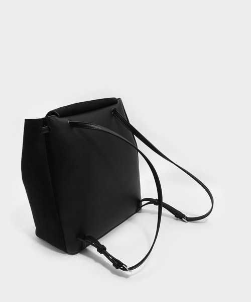 CHARLES & KEITH（チャールズ & キース）の「フロントフラップショルダーバッグ / FRONT FLAP SHOULDER BAG（ショルダーバッグ・レディース・クリアレッド/グレー/ブラック・XL）」の16枚目の写真