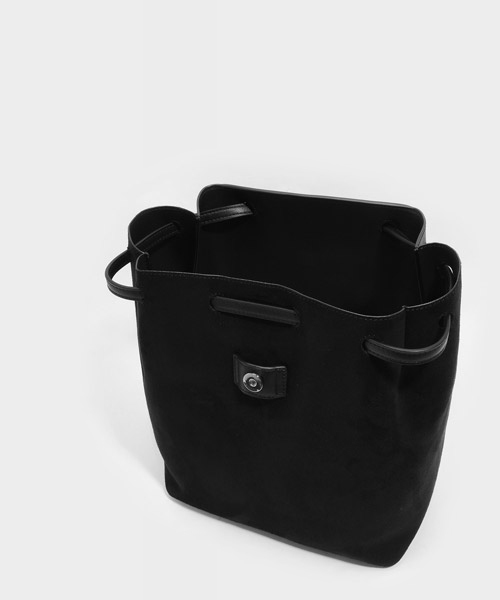 CHARLES & KEITH（チャールズ & キース）の「フロントフラップショルダーバッグ / FRONT FLAP SHOULDER BAG（ショルダーバッグ・レディース・クリアレッド/グレー/ブラック・XL）」の15枚目の写真