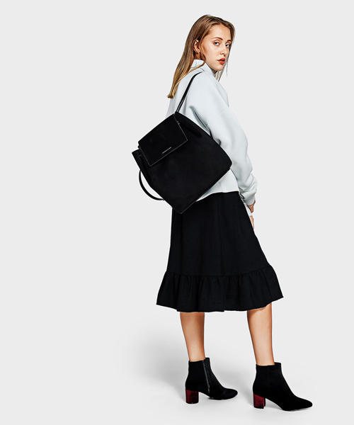 CHARLES & KEITH（チャールズ & キース）の「フロントフラップショルダーバッグ / FRONT FLAP SHOULDER BAG（ショルダーバッグ・レディース・クリアレッド/グレー/ブラック・XL）」の14枚目の写真
